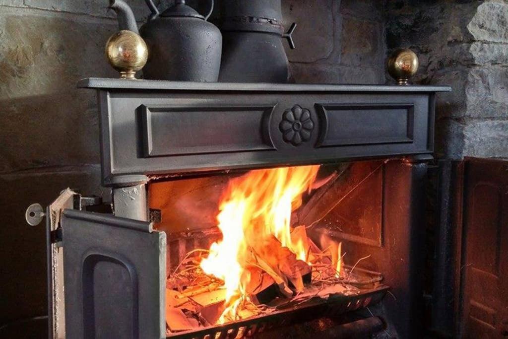 Red Stonecutters Cottage, Doolin Carrowauff Экстерьер фото